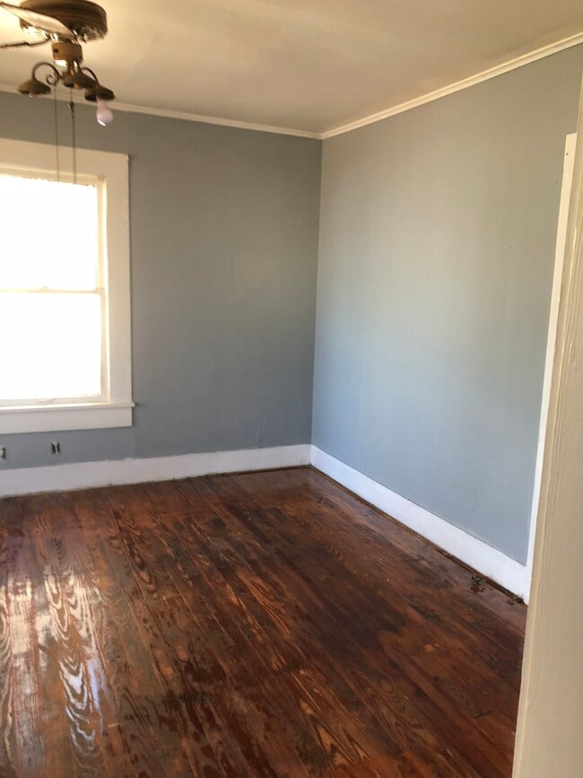 Building Photo - 2906 Regent St