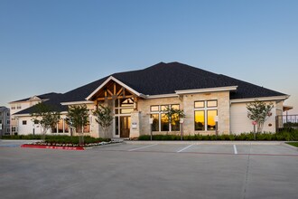 Building Photo - Allora Bear Creek