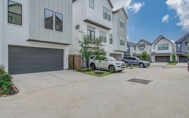 Foto del edificio - 10914 Fire Creek Dr