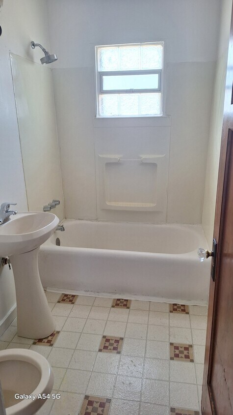 Foto principal - 1314 W Keefe Ave