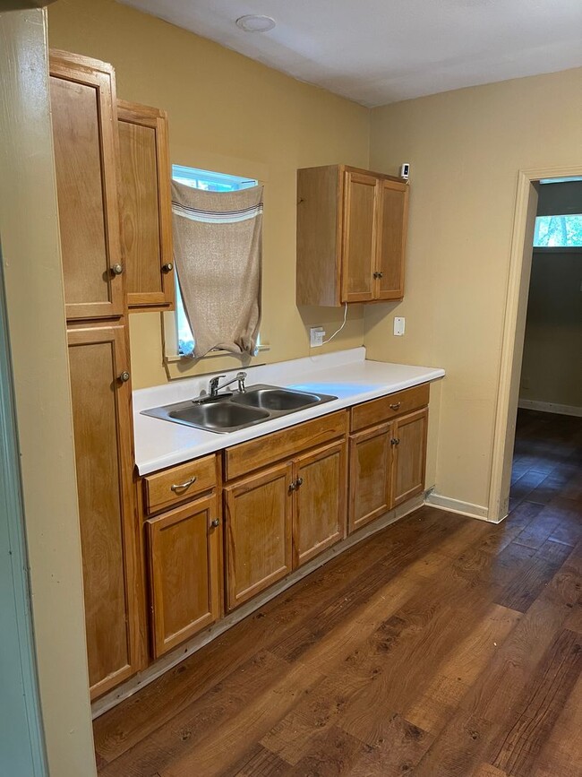 Building Photo - Section 8 Accepted!