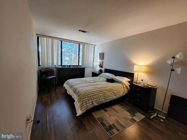 Building Photo - 4 S Van Dorn St
