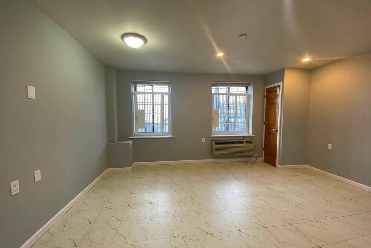 146 Van Cortlandt Park S Unit 1F, The Bronx, NY 10463 Apartment for