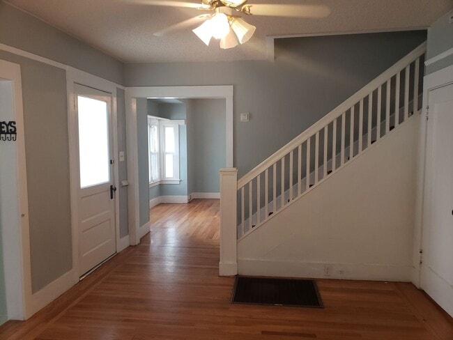 Building Photo - Immaculate 3 Bedroom, 2 Bath, 1932 sqft. H...