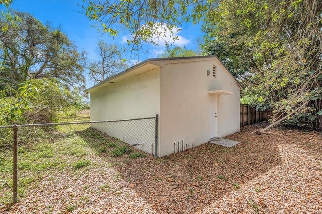 Foto del edificio - 1280 NE 115th St