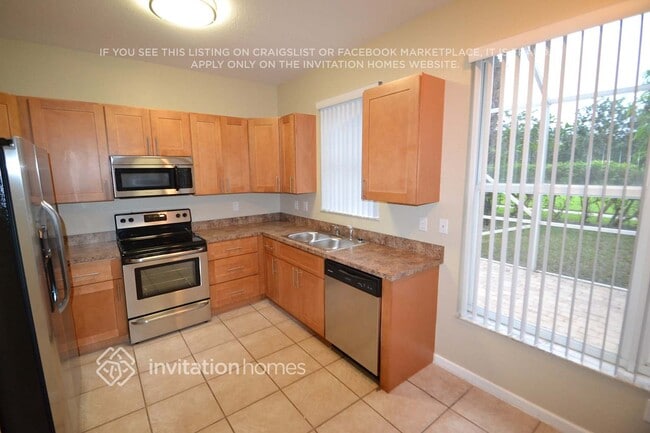 Foto del edificio - 5115 Crescent Moon Dr