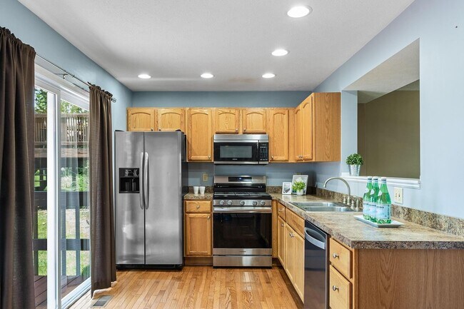 Foto del edificio - 7701 Kelvinway Dr
