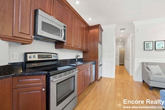 Building Photo - 244 Beacon St