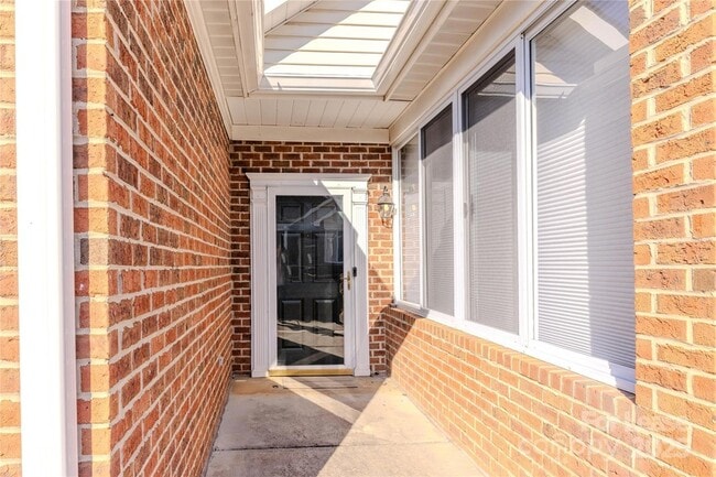 Foto del edificio - 8189 Windsor Ridge Dr