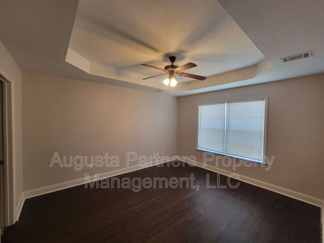 Foto del edificio - 801 Whispering Willow Ct
