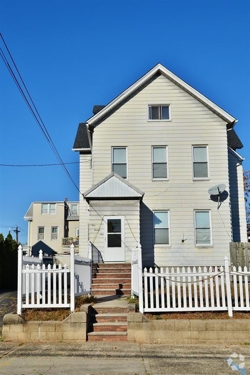 Building Photo - 127-129 W 2nd St