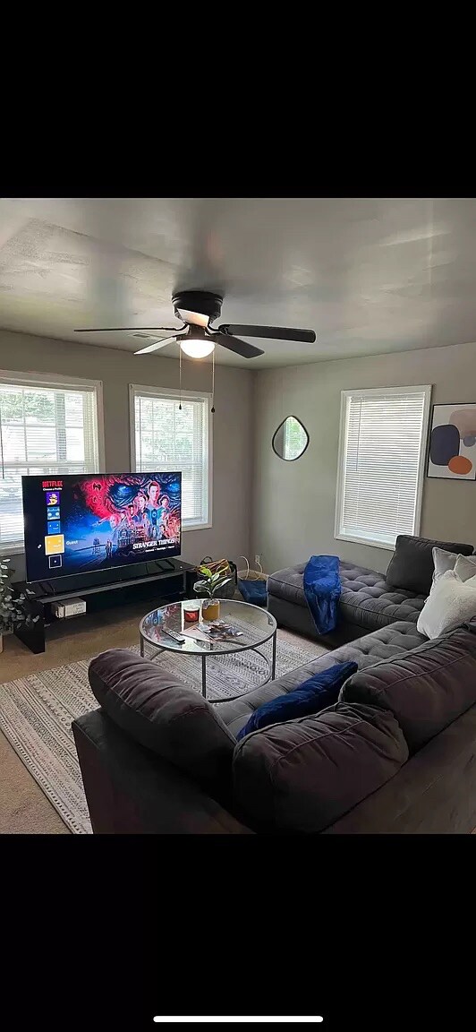 Foto del edificio - Room in Duplex on W Horah St