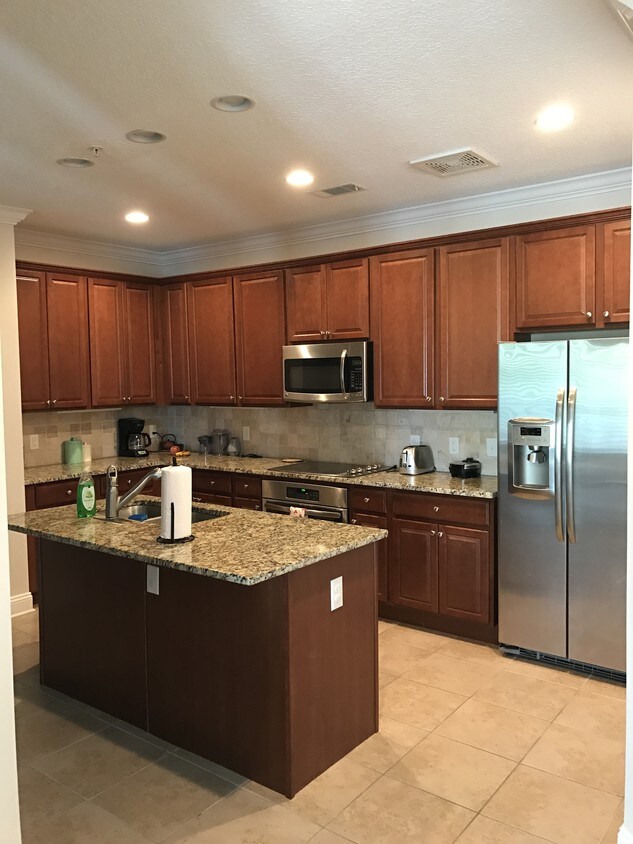 4300 S Beach Pkwy, Jacksonville Beach, FL 32250 Condo for Rent in Jacksonville Beach, FL