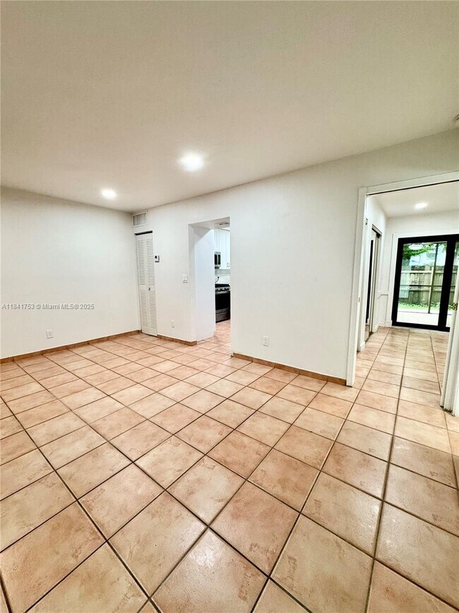 Foto del edificio - 6929 SW 109th Pl