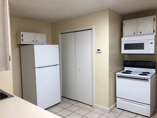 Building Photo - 122a Free Will Ln