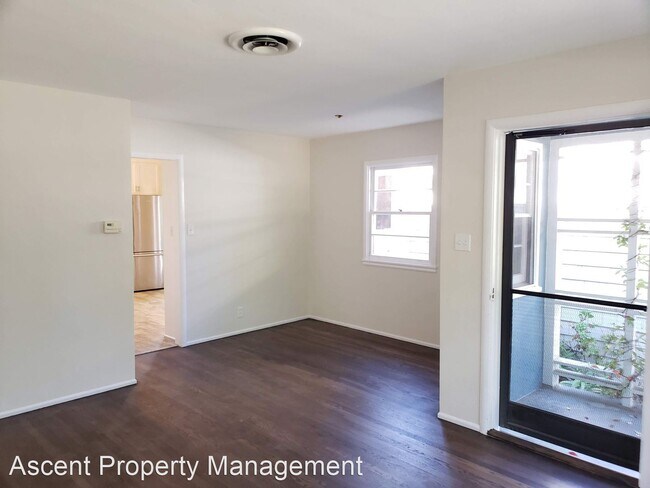 Building Photo - 3 br, 1 bath House - 266 G Ave.