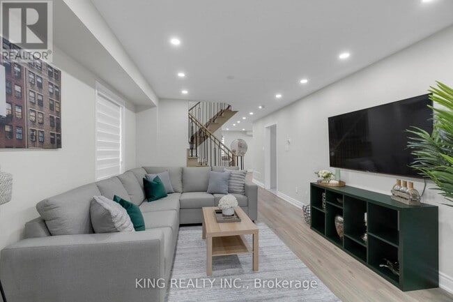 Building Photo - 21 Irene Crescent