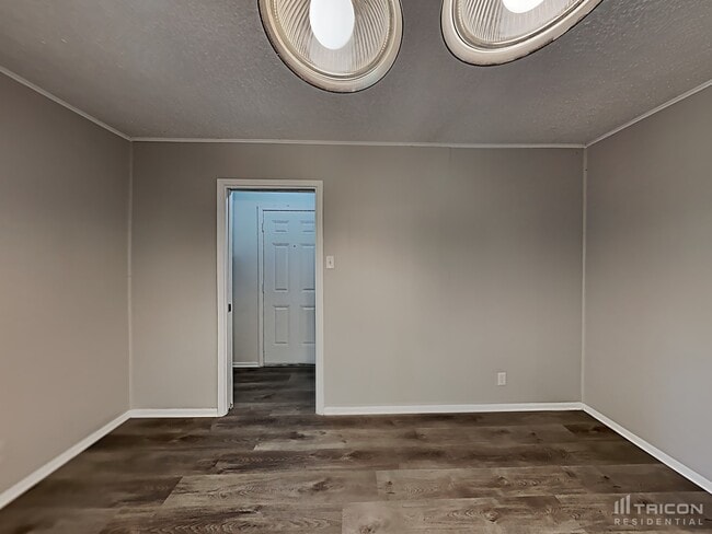 Building Photo - 6834 Indian Lake Dr
