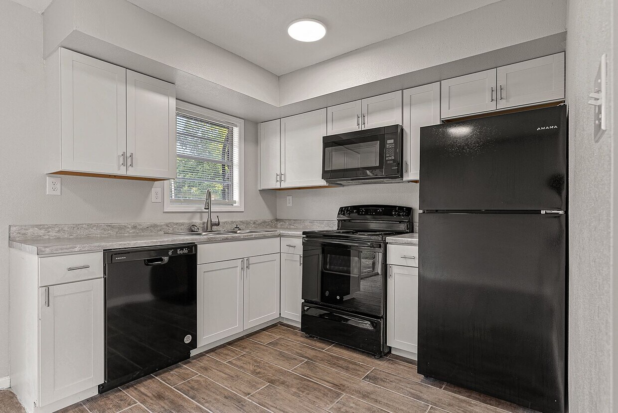Building Photo - Creekside Village Townhomes