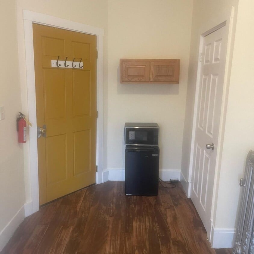 Building Photo - 1 Room in a Rooming House in Brockton for ...