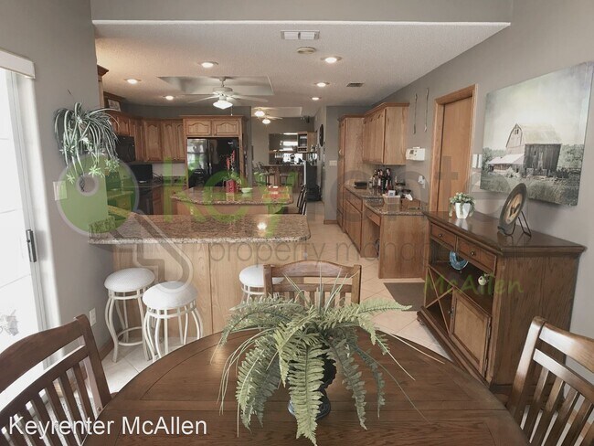 Building Photo - 3 br, 2 bath House - 713 Lake View Dr