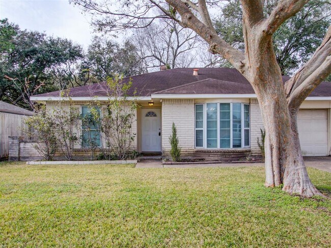 Foto del edificio - 10815 Montverde Ln