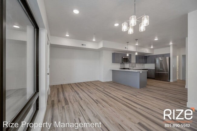 Building Photo - 3 br, 2.5 bath House - 20 W 1700 S #B2