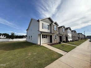 Building Photo - 1066 Peony Ln