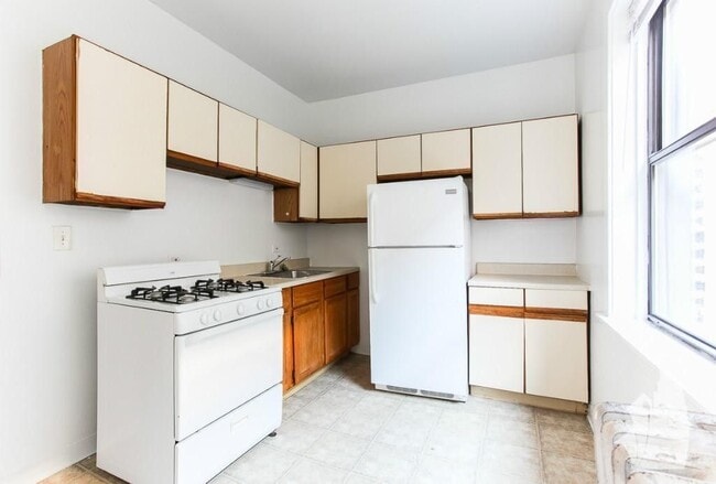 Building Photo - 1530 N Kedzie Ave