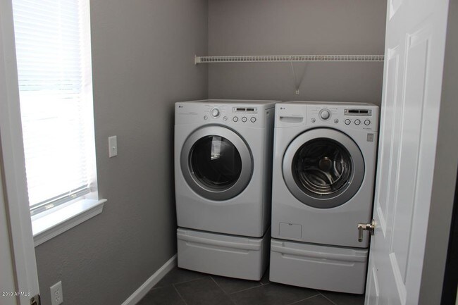 Foto del edificio - 3236 E Chandler Blvd