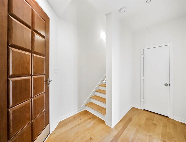 Building Photo - 5632 Kiam St