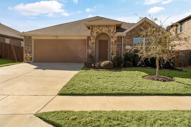 Foto del edificio - 817 Cloverwood Dr