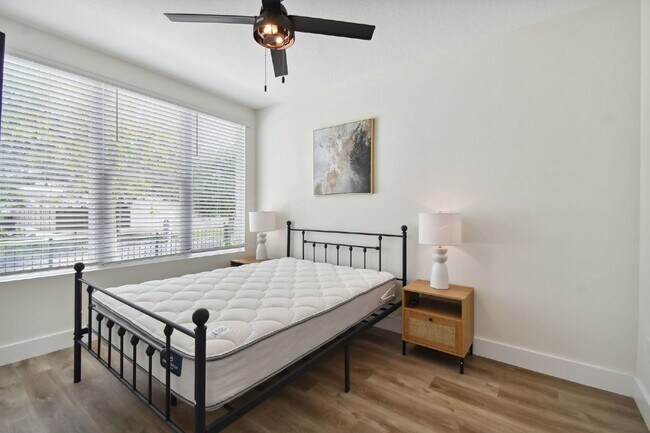 Foto del edificio - Luxurious 3 Bedroom Condo with Spacious Layout and Prime Location in Tampa, FL!