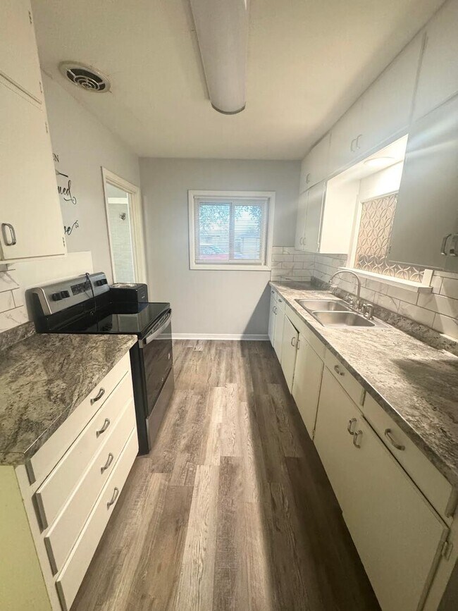 Foto del edificio - 1111 N Carrizo St