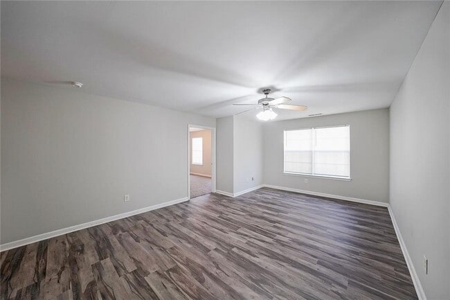 Building Photo - 703 Stonehaven Cir