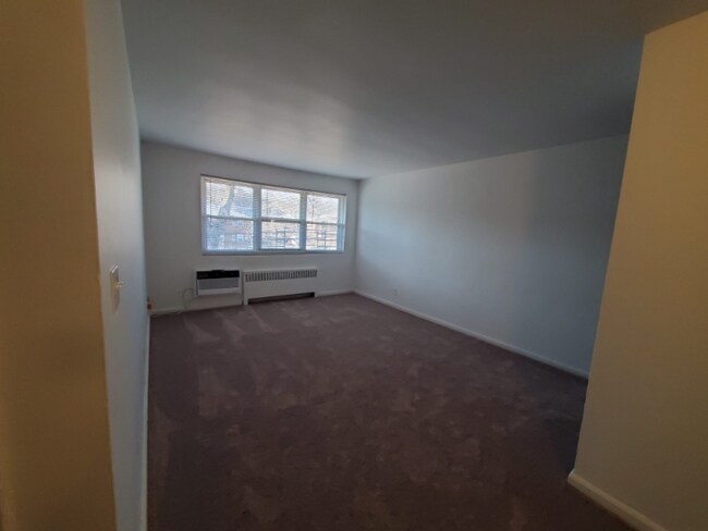 Building Photo - 80 Beaumont Cir