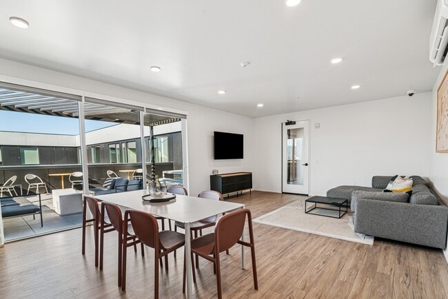 Building Photo - Analog PDX