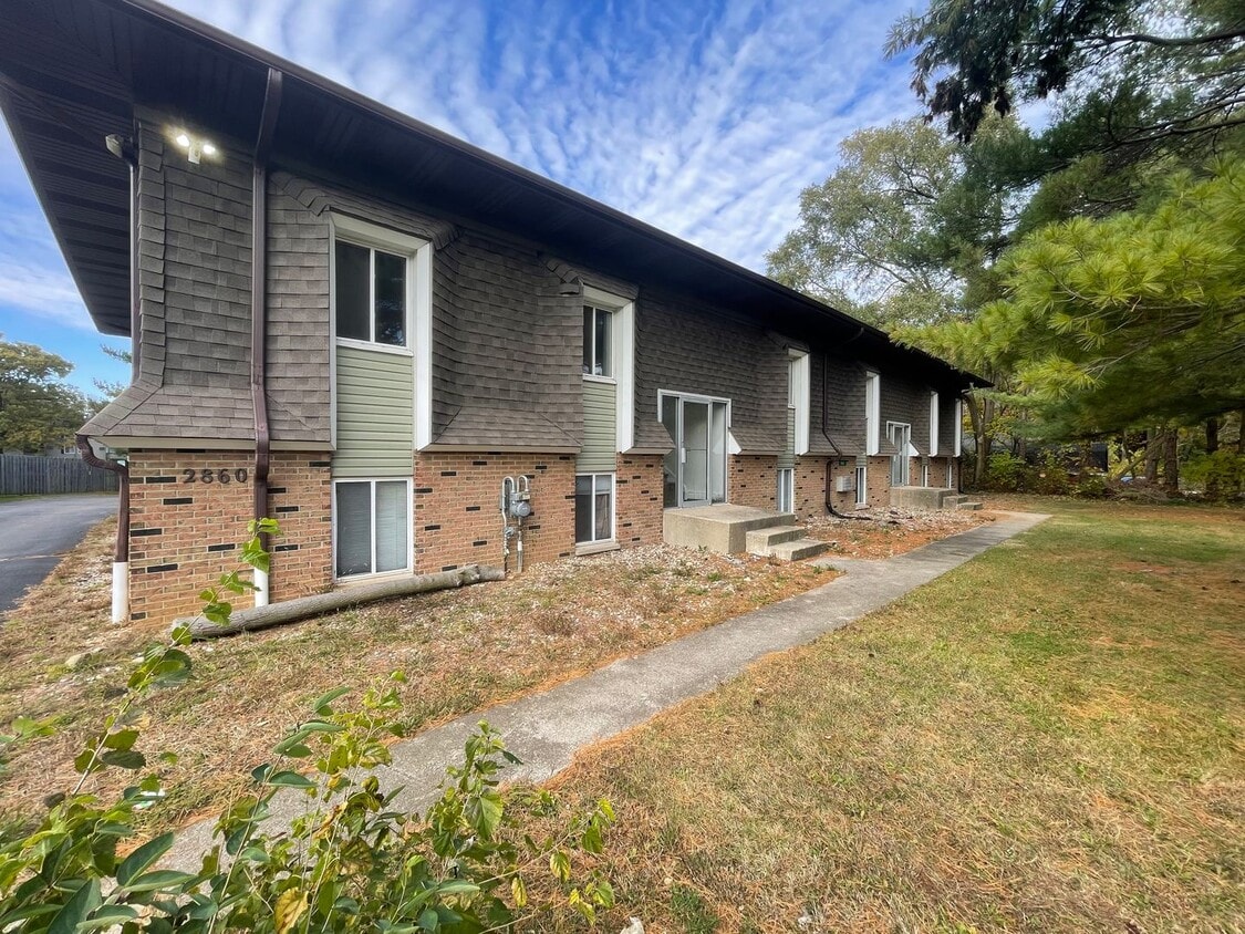 Primary Photo - 2860 S 9th St