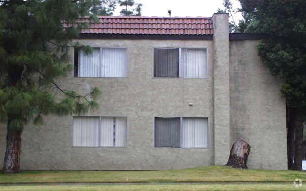 Building Photo - Granada-Victoria Apartments