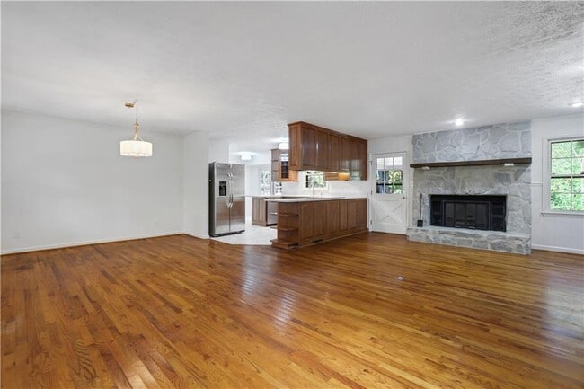 Building Photo - 4684 Ben Hill Dr