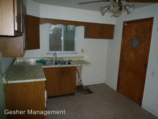 Building Photo - 1731 Wesley Ave