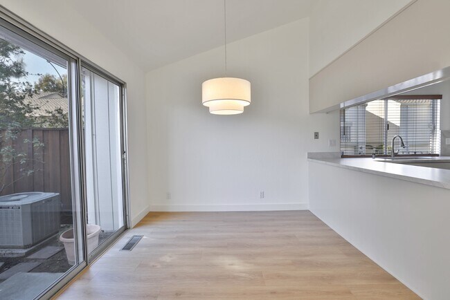 Building Photo - Newly renovated townhome in Cupertino with top schools and great amenities