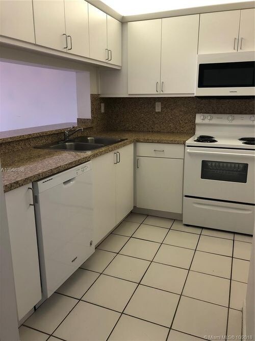 Foto del edificio - 10145 NW 9th St Cir