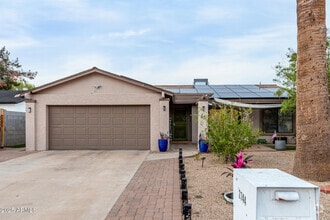 Building Photo - 2744 E Windrose Dr