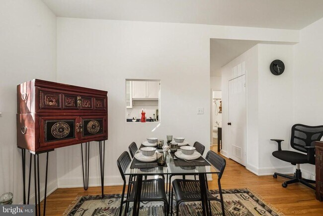 Foto del edificio - 301 G St NE