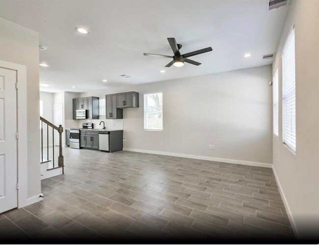 Building Photo - 5544 Shreveport Blvd