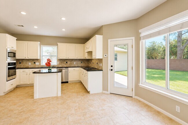 Foto del edificio - 23027 Lodgepoint Dr
