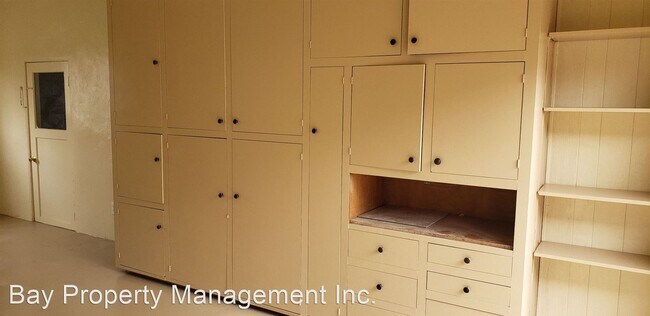 Foto del edificio - 3 br, 1 bath House - 230 Division St.