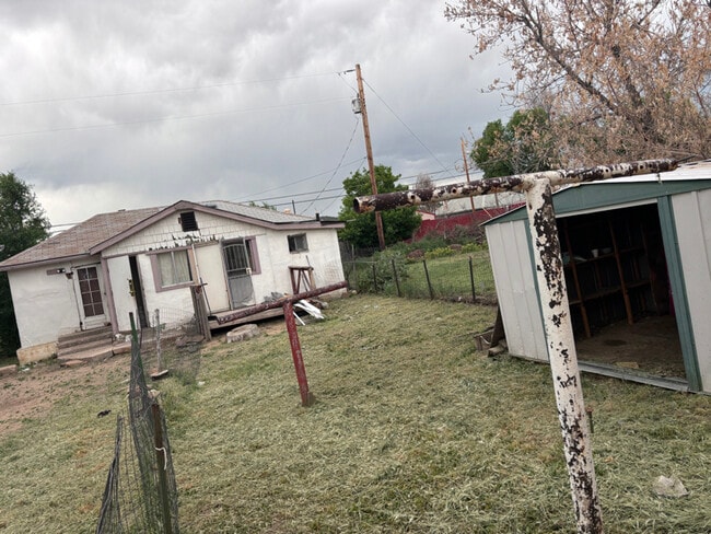 Building Photo - 205 N Hendren Ave