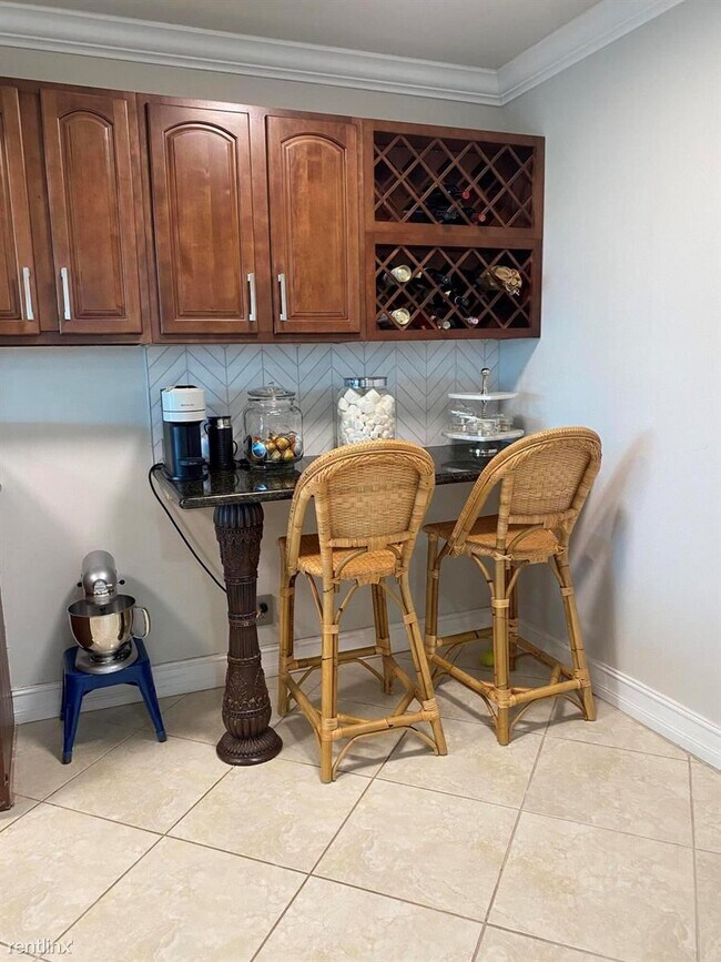Foto del edificio - 2 br, 2 bath Condo - 13 Royal Palm Way Uni...